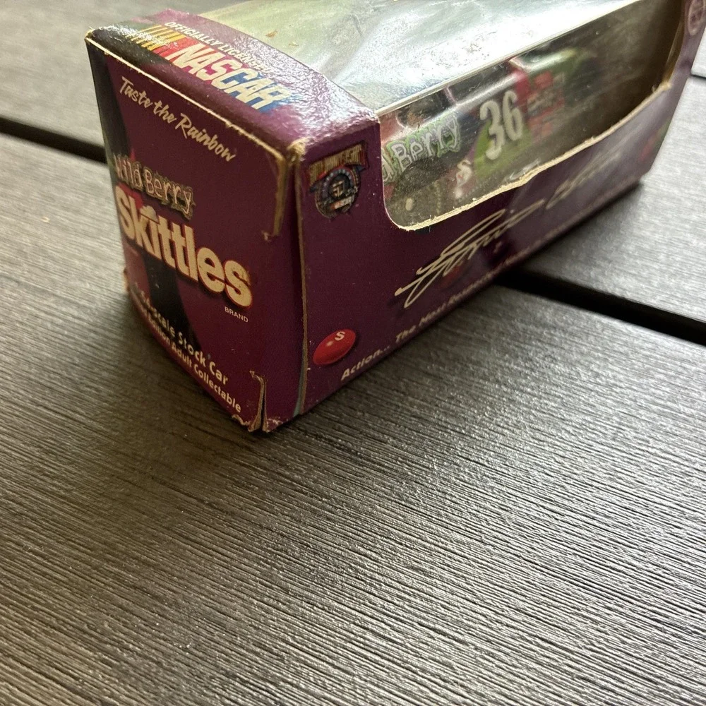 Action Diecast NASCAR /5000 Ernie Irvan #36 Skittles Limited Edition 1:64